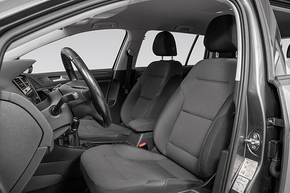 Volkswagen Golf VII 12 of 27