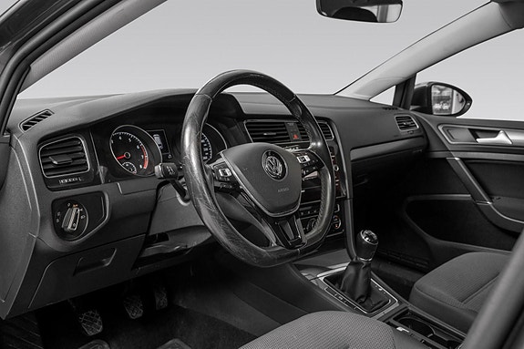 Volkswagen Golf VII 14 of 27
