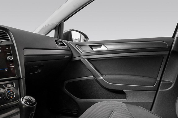 Volkswagen Golf VII 25 of 27