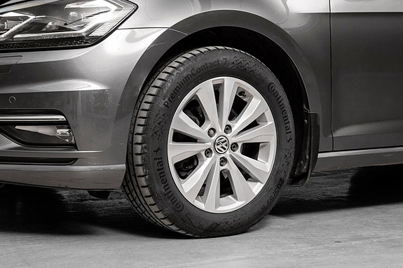 Volkswagen Golf VII 3 of 27