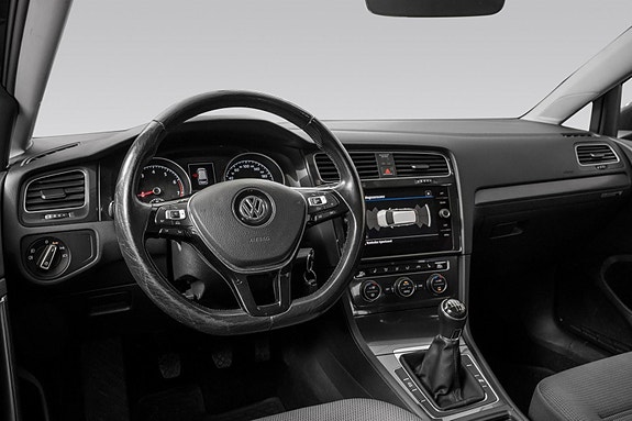 Volkswagen Golf VII 15 of 27