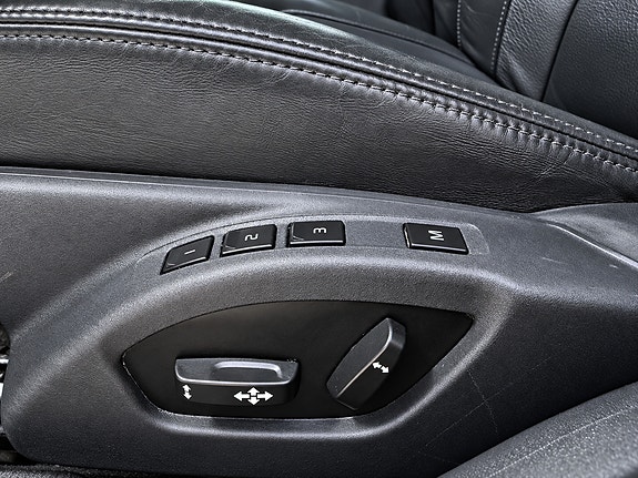 Volvo XC70 25 of 30