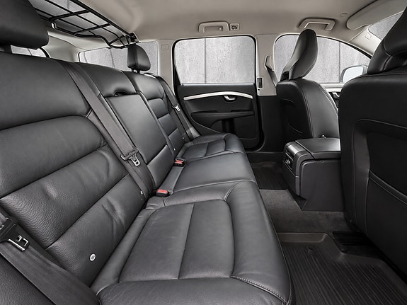 Volvo XC70 16 of 30