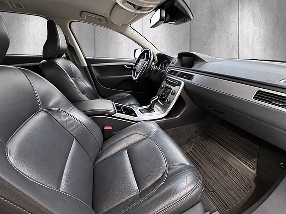 Volvo XC70 11 of 30