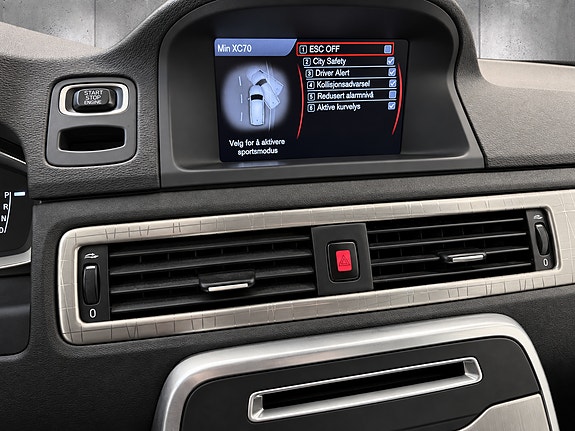 Volvo XC70 30 of 30