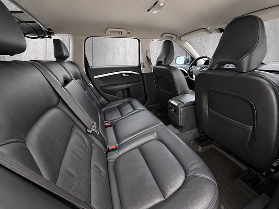 Volvo XC70 15 of 30