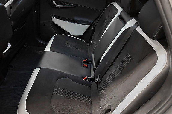 Kia EV6 8 of 16