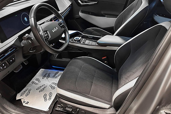 Kia EV6 3 of 16