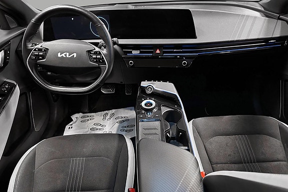 Kia EV6 4 of 16