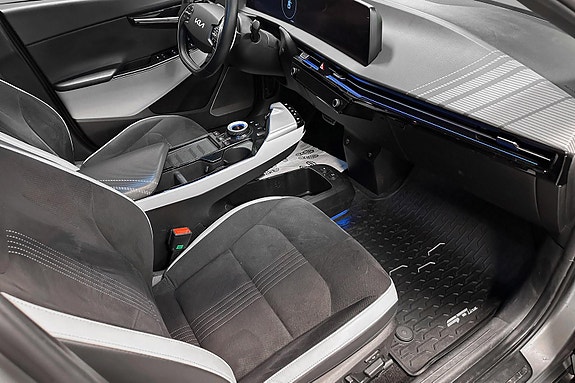 Kia EV6 5 of 16