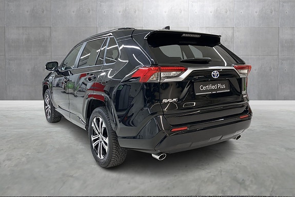 Toyota RAV4 3 of 21