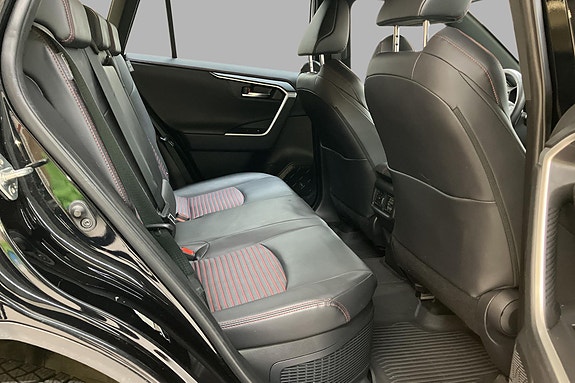 Toyota RAV4 17 of 21