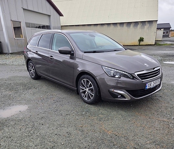 Peugeot 308 SW 9 of 30