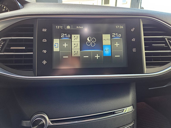 Peugeot 308 SW 25 of 30