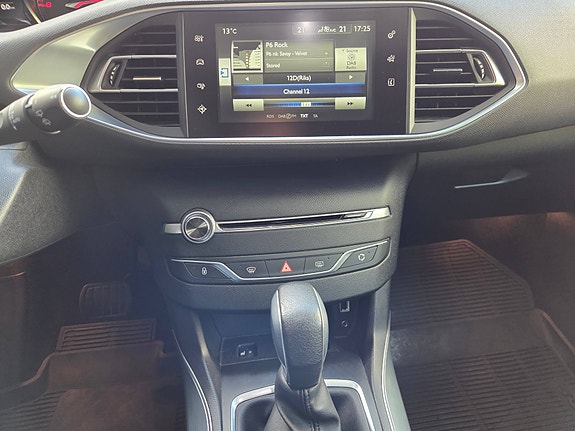 Peugeot 308 SW 24 of 30