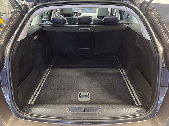 Peugeot 308 SW 13 of 30