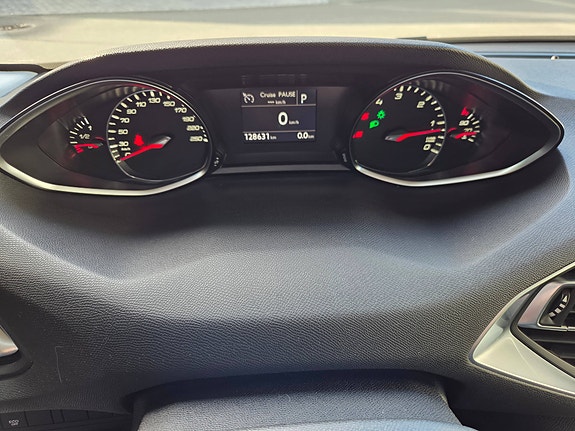 Peugeot 308 SW 22 of 30
