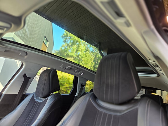 Peugeot 308 SW 21 of 30