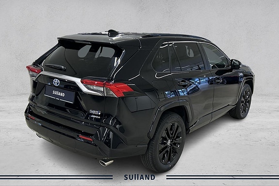 Toyota RAV4 6 of 23