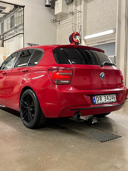 BMW 118i 3 of 28