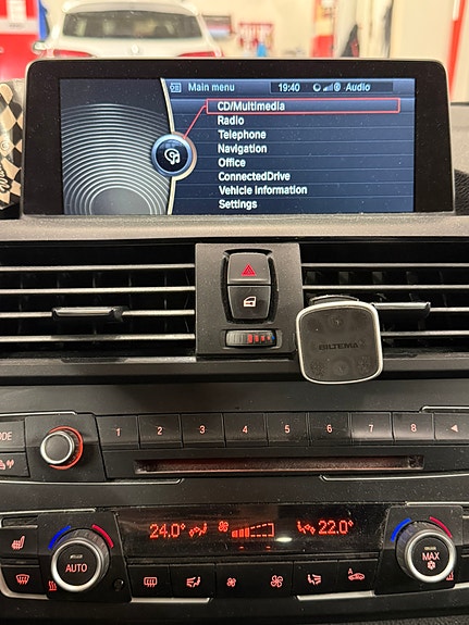 BMW 118i 16 of 28
