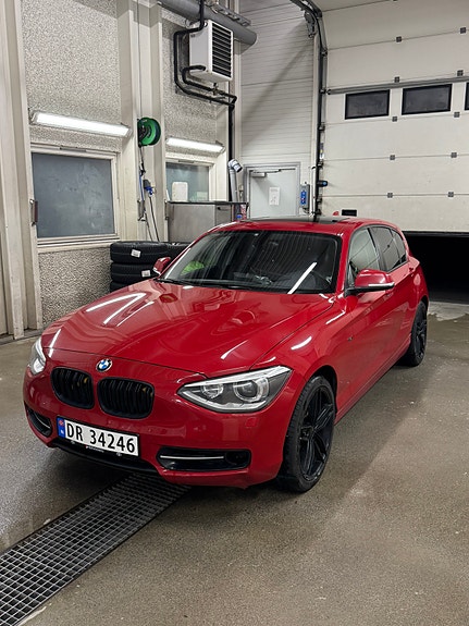 BMW 118i 2 of 28