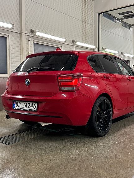 BMW 118i 4 of 28