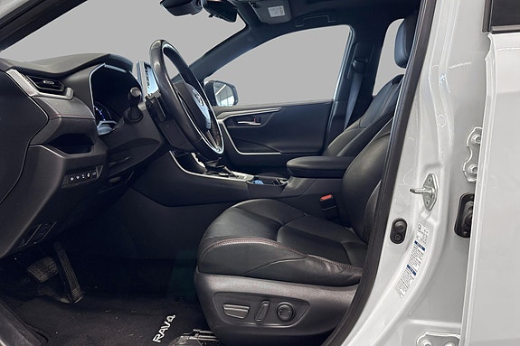 Toyota RAV4 10 of 21