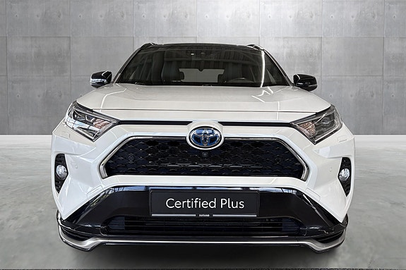 Toyota RAV4 8 of 21