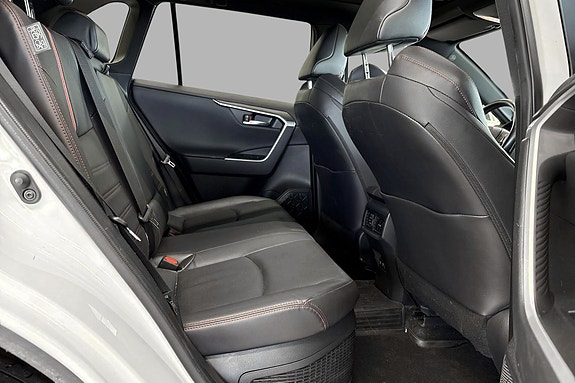 Toyota RAV4 17 of 21