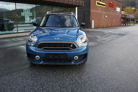 MINI Countryman Cooper SE 2 of 19