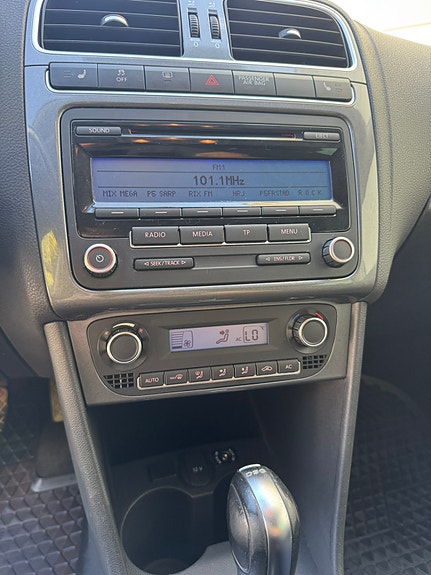Volkswagen Polo 21 of 26