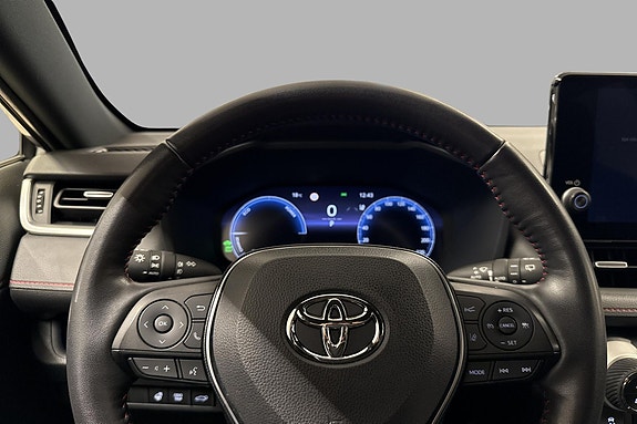 Toyota RAV4 11 of 24