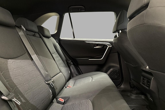 Toyota RAV4 14 of 24
