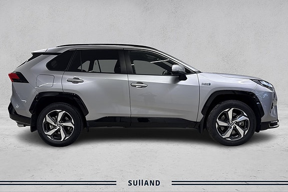 Toyota RAV4 6 of 24