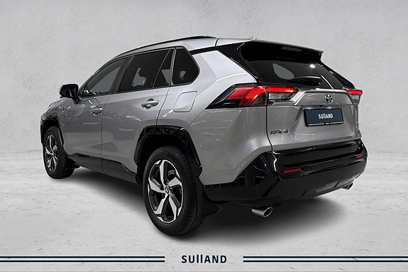 Toyota RAV4 3 of 24