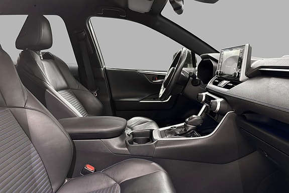 Toyota RAV4 14 of 23