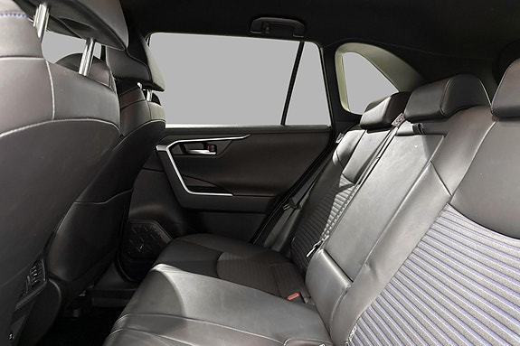 Toyota RAV4 15 of 23