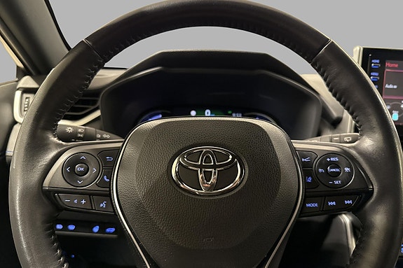 Toyota RAV4 11 of 23