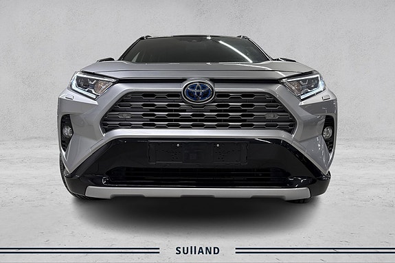 Toyota RAV4 8 of 23