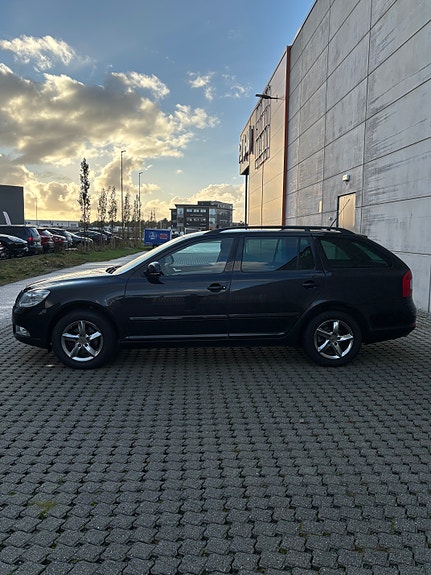 Skoda Octavia 2 of 30