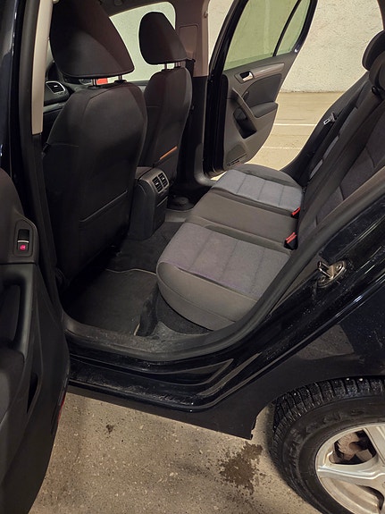 Volkswagen Golf VI 8 of 12
