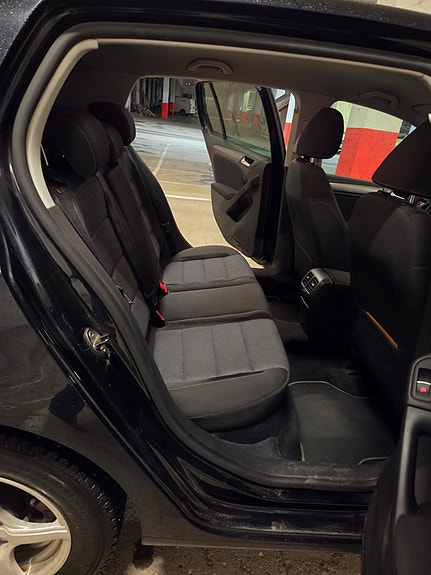 Volkswagen Golf VI 7 of 12