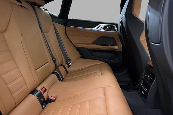 BMW i4 20 of 23