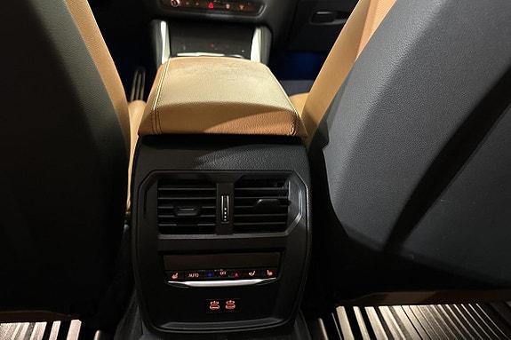BMW i4 22 of 23