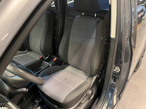 Volkswagen Caddy 14 of 30
