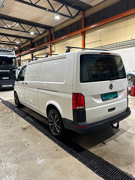 Volkswagen Transporter 4 of 24