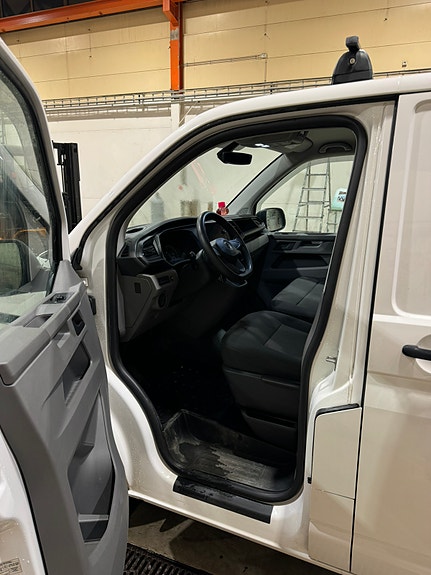 Volkswagen Transporter 8 of 24