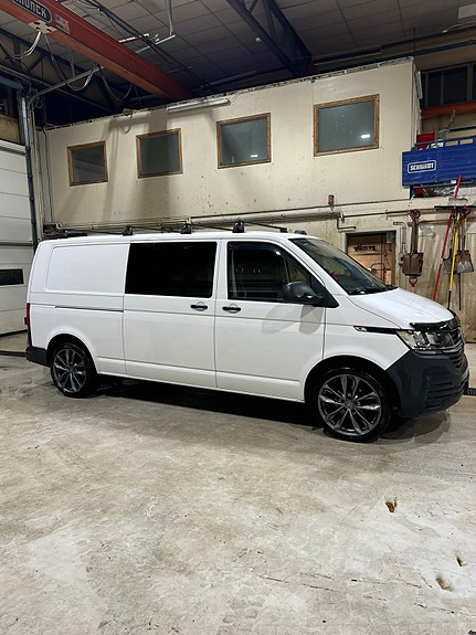 Volkswagen Transporter 2 of 24
