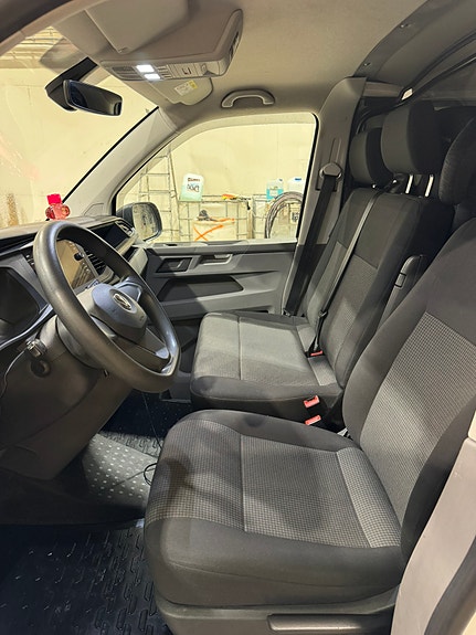 Volkswagen Transporter 11 of 24